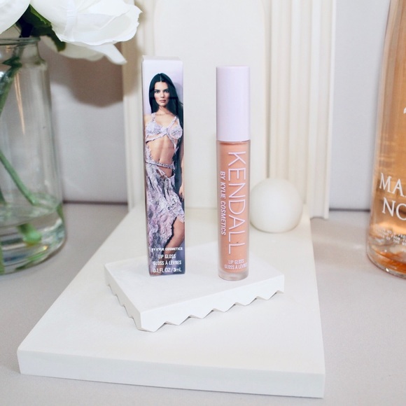 KYLIE COSMETICS Kendall Lip Gloss - Picture 2 of 4